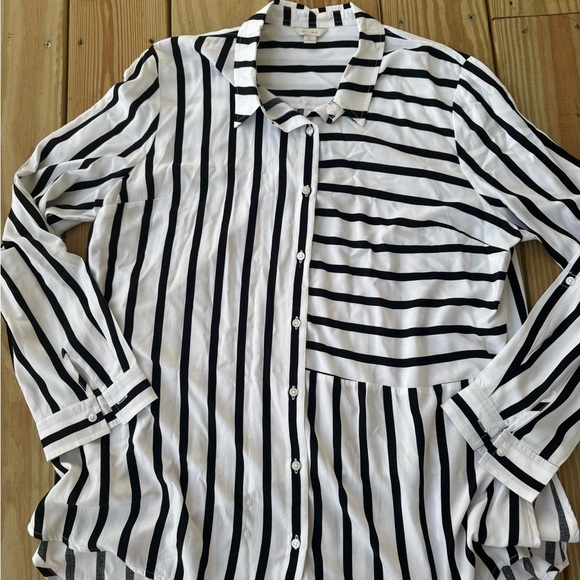 C. EST 1946 Button up Striped Black and White Women's Top XL - Picture 1 of 4